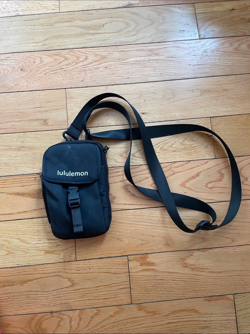 lululemon athletica Black Crossbody Phone Pouch with Strap